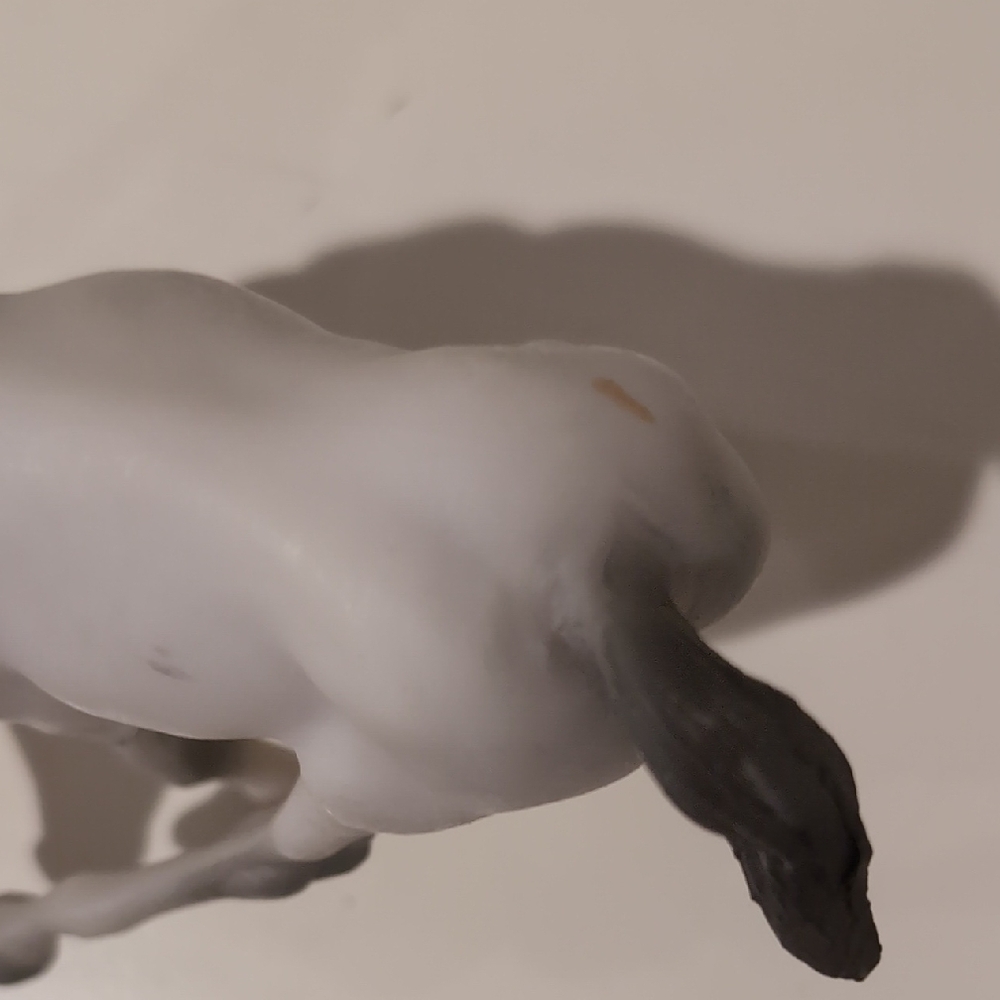 Breyer Scratching Foal - Picture 5 of 12